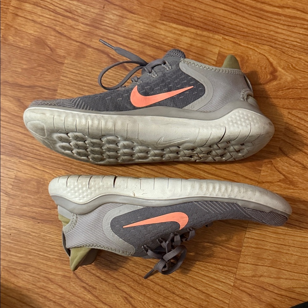 Nike free Gray and pink Sneakers